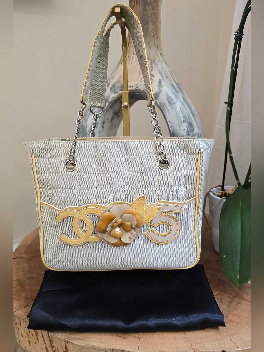 Vintage Chanel Camellia Chocolate bar N5 in Cream & Yellow leather accents